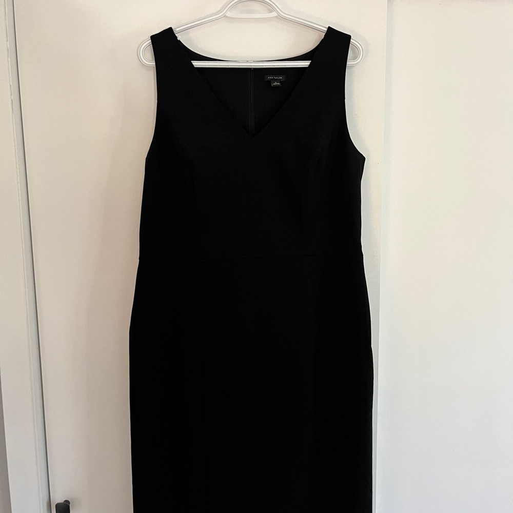 Ann Taylor Black Sleeveless Sheath Dress